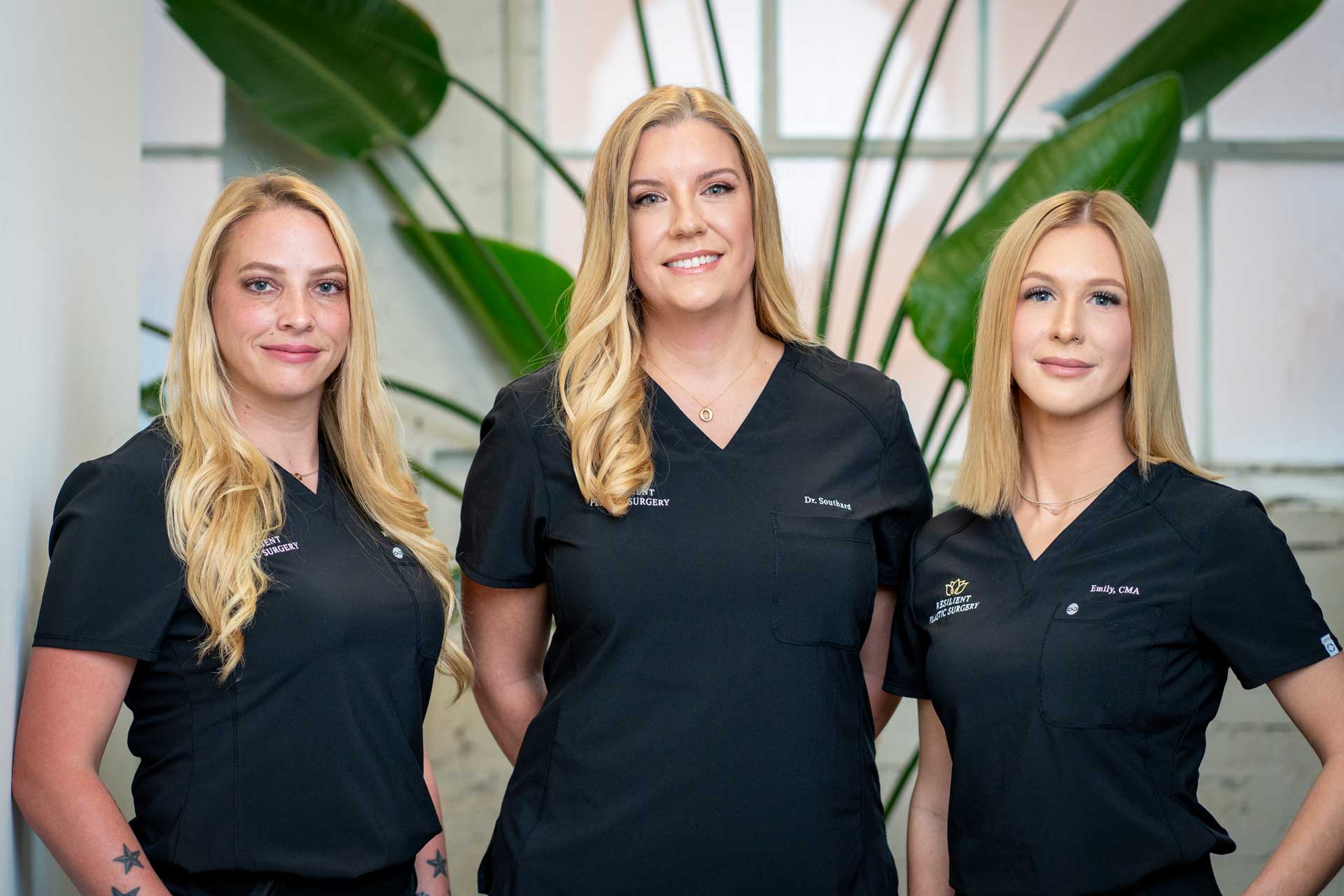 Resilient-Plastic-Surgery-Team-in-scrubs